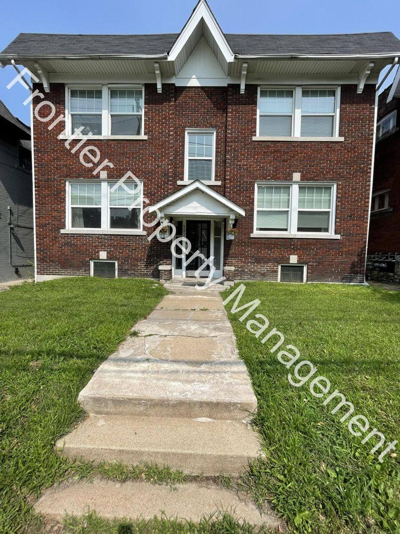 Apartment for rent at 1224 Tamm Ave, Saint Louis, MO 63139