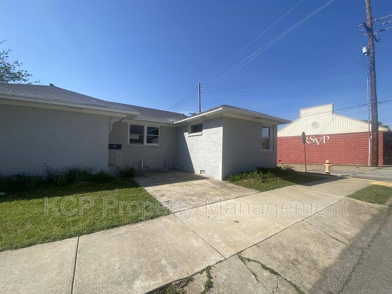 House for rent at 323 N 13th St, Fort Smith, AR 72901