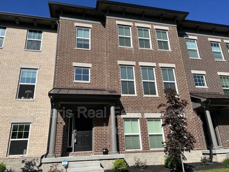 Townhouse for rent at 329 Wakefield Way, Zionsville, IN 46077