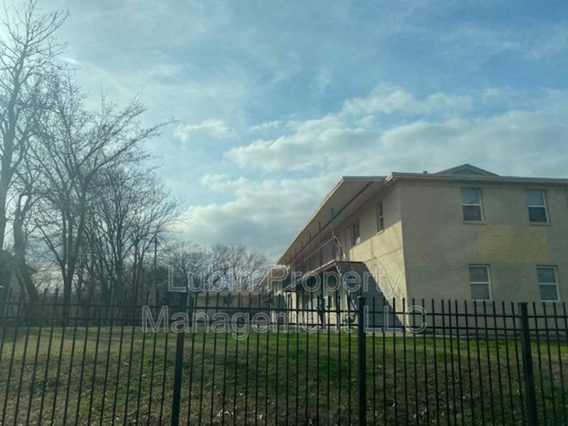 Apartment for rent at 1043 College St #5, Memphis, TN 38106