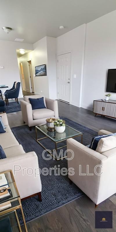 Apartment for rent at 822 S Karlov Ave #2, Chicago, IL 60624
