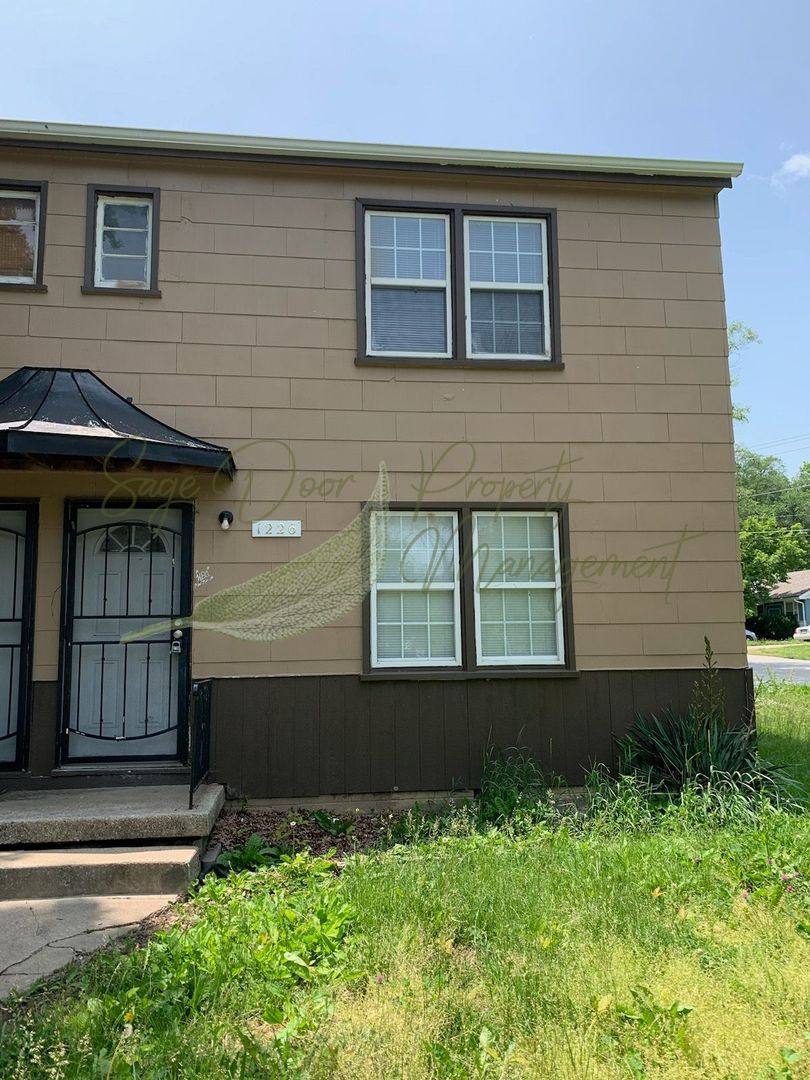 Townhouse for rent at 1226 N Union St, Independence, MO 64050