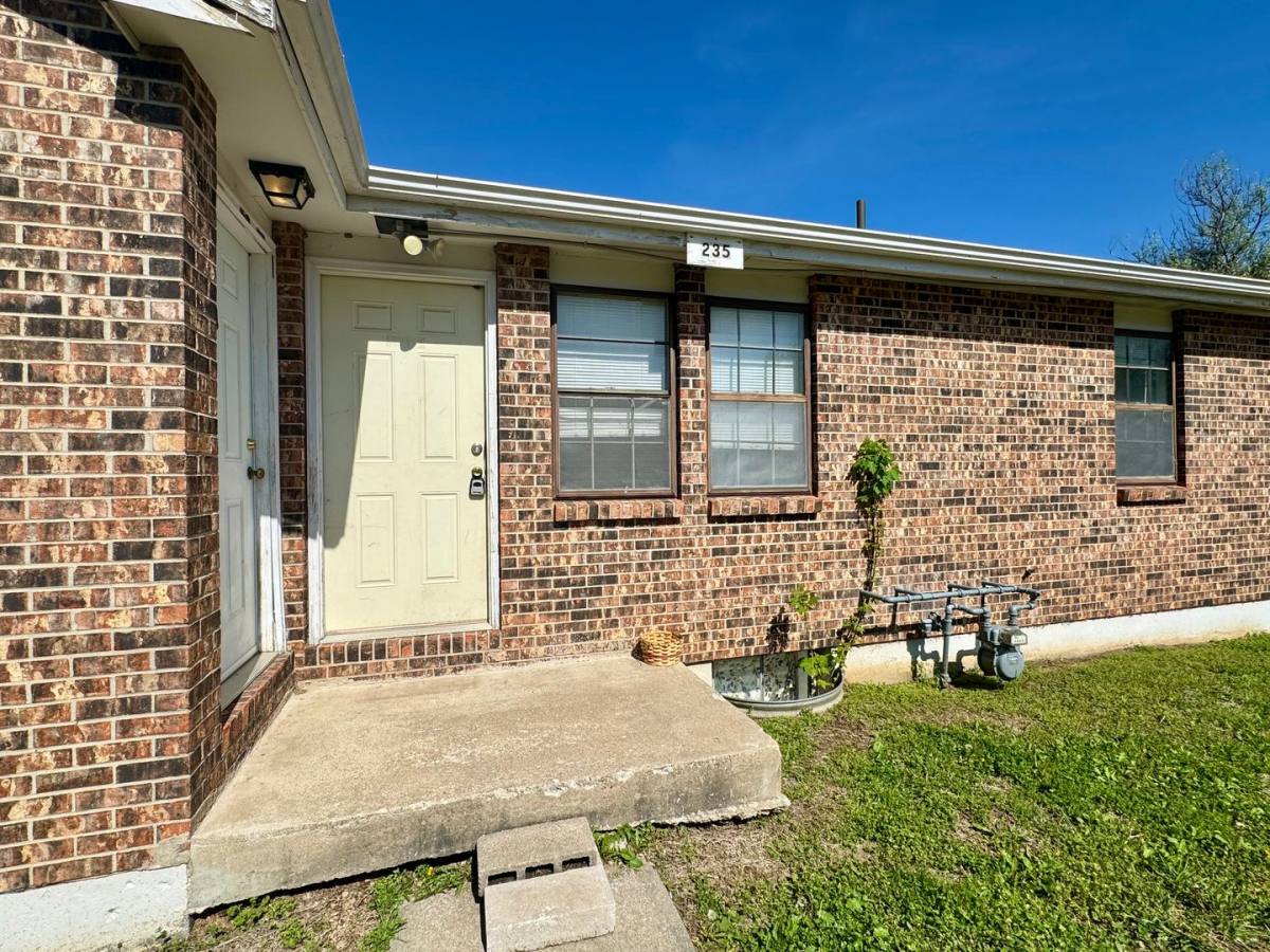 Apartment for rent at 235 SE 121 Rd, Warrensburg, MO 64093