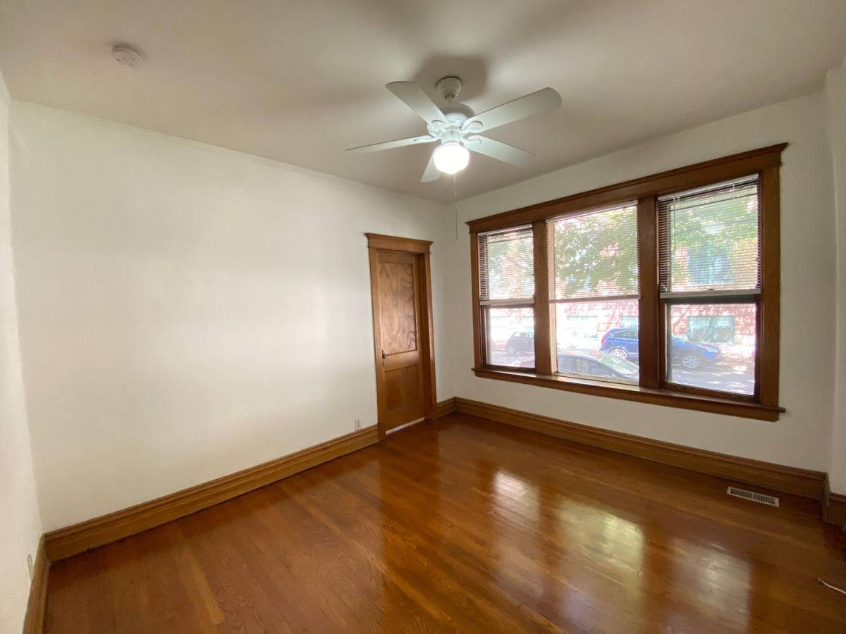 Apartment for rent at 3854 N Damen Ave, Chicago, IL 60618