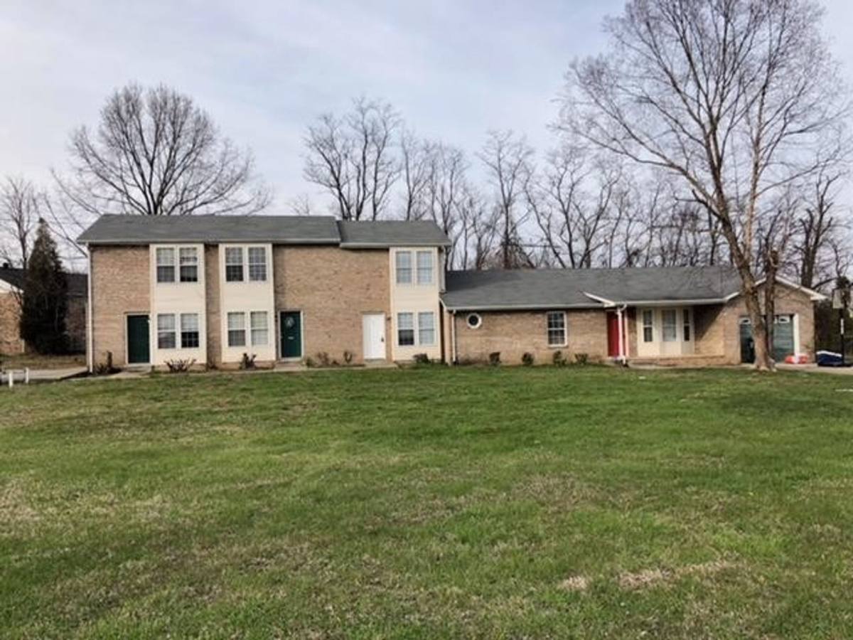 Townhouse for rent at 698 Needmore Rd, Clarksville, TN 37042