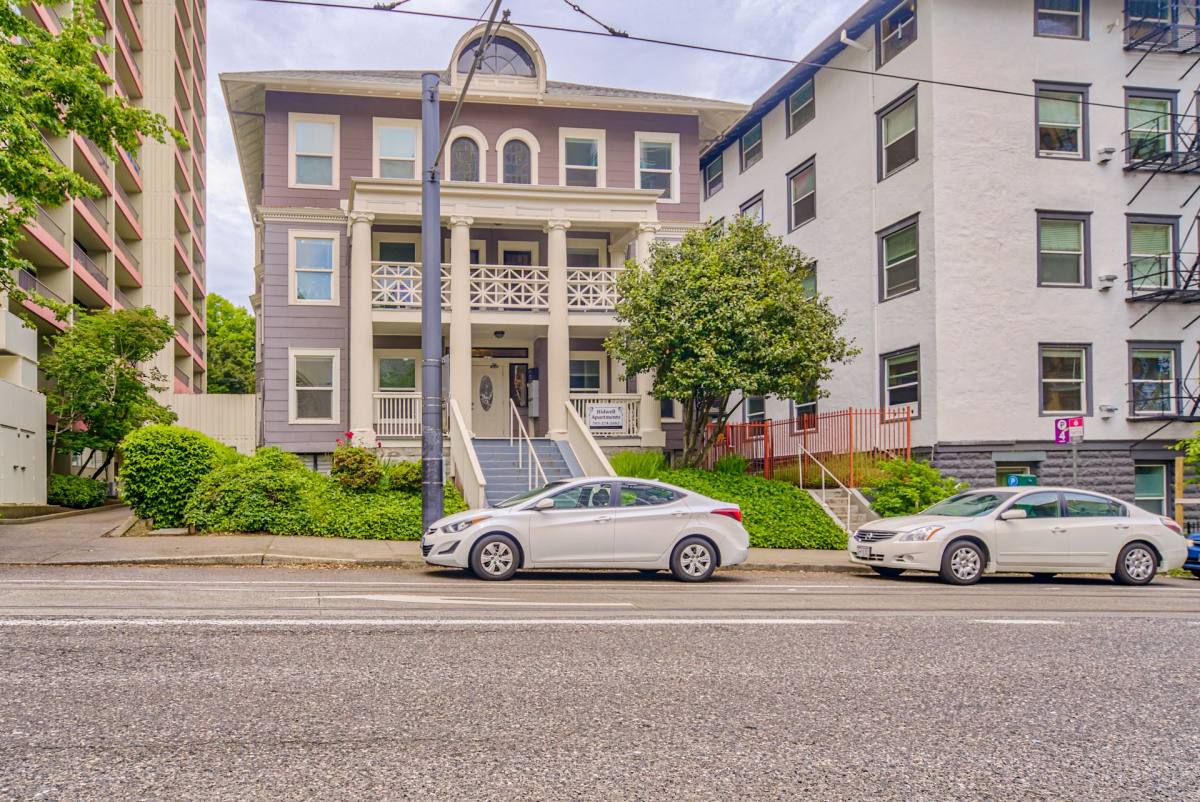 Apartment for rent at 1415 SW 11th Ave, Portland, OR 97201