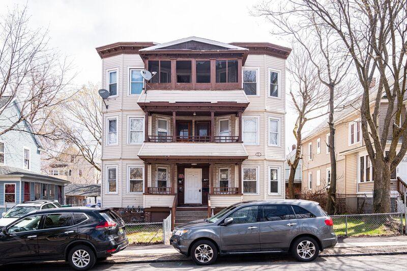 Apartment for rent at 387 Oakland St - 3rd #LEFT, Springfield, MA 01108