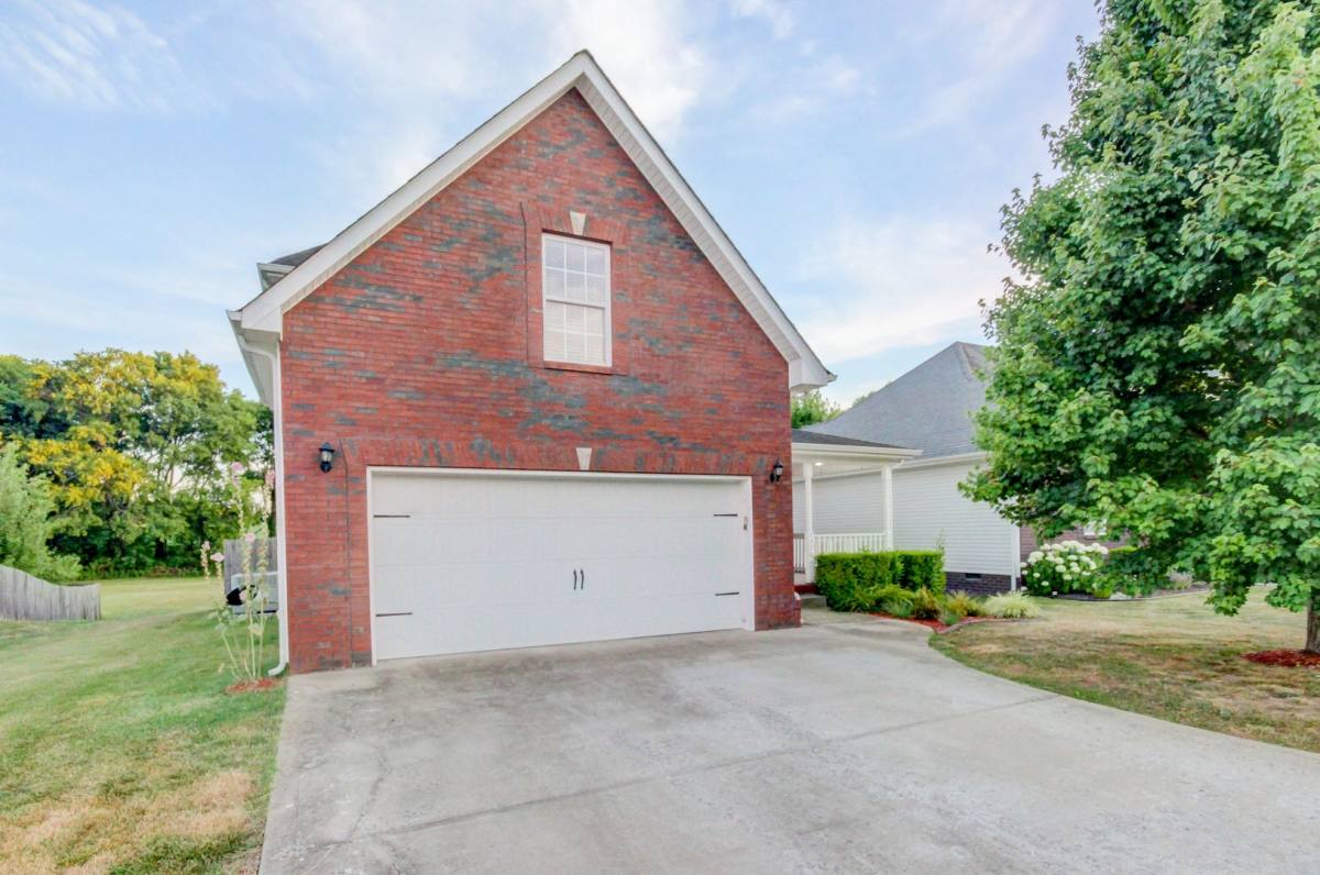 House for rent at 1370 Bruceton Dr, Clarksville, TN 37042