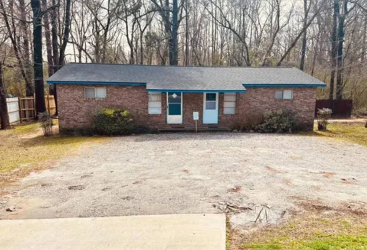 House for rent at 1611 5th St S, Phenix City, AL 36869