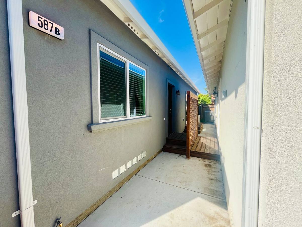 Townhouse for rent at 587 Calpella Dr, San Jose, CA 95136