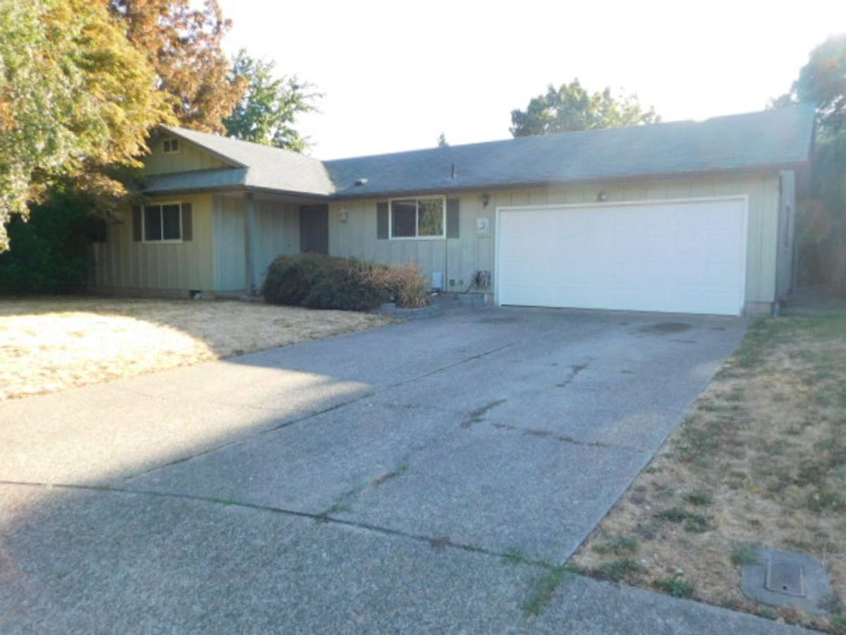 House for rent at 967 Summer Breeze Dr N, Salem, OR 97303