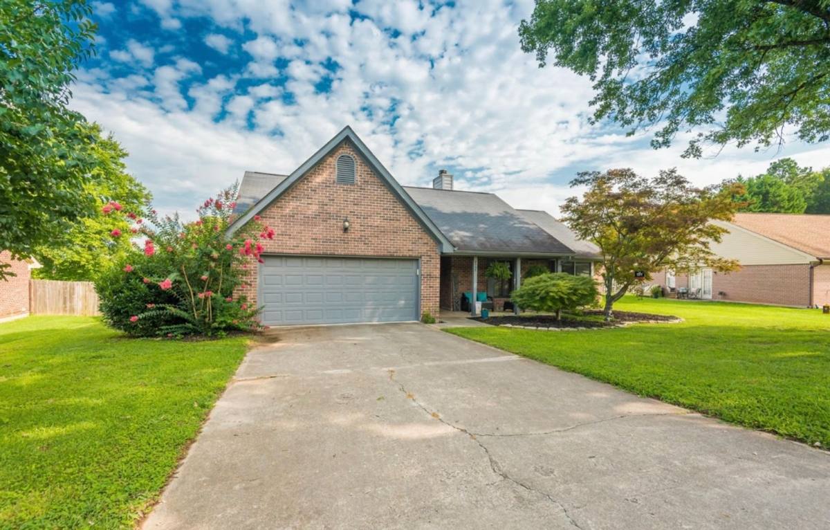 House for rent at 8737 Shoreham Blvd, Knoxville, TN 37922