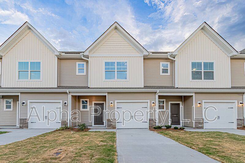 Townhouse for rent at 27 Apricot Lane, Duncan, SC 29334