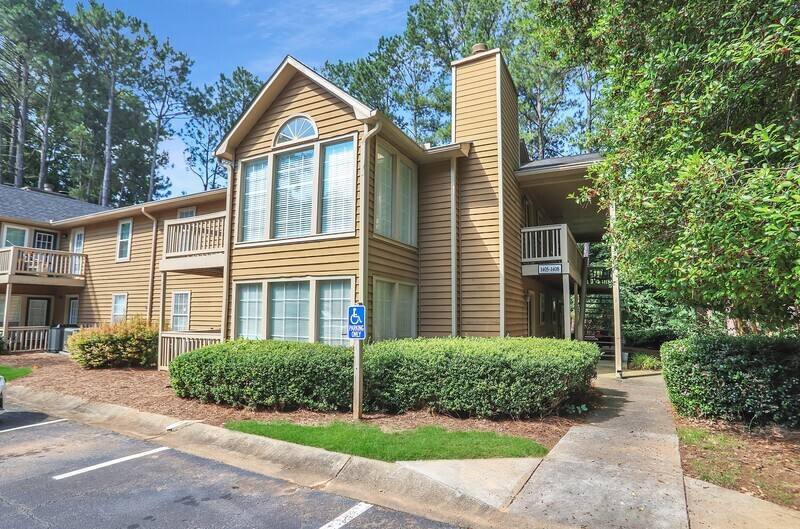 Apartment for rent at 1408 Country Park Dr SE, Smyrna, GA 30080