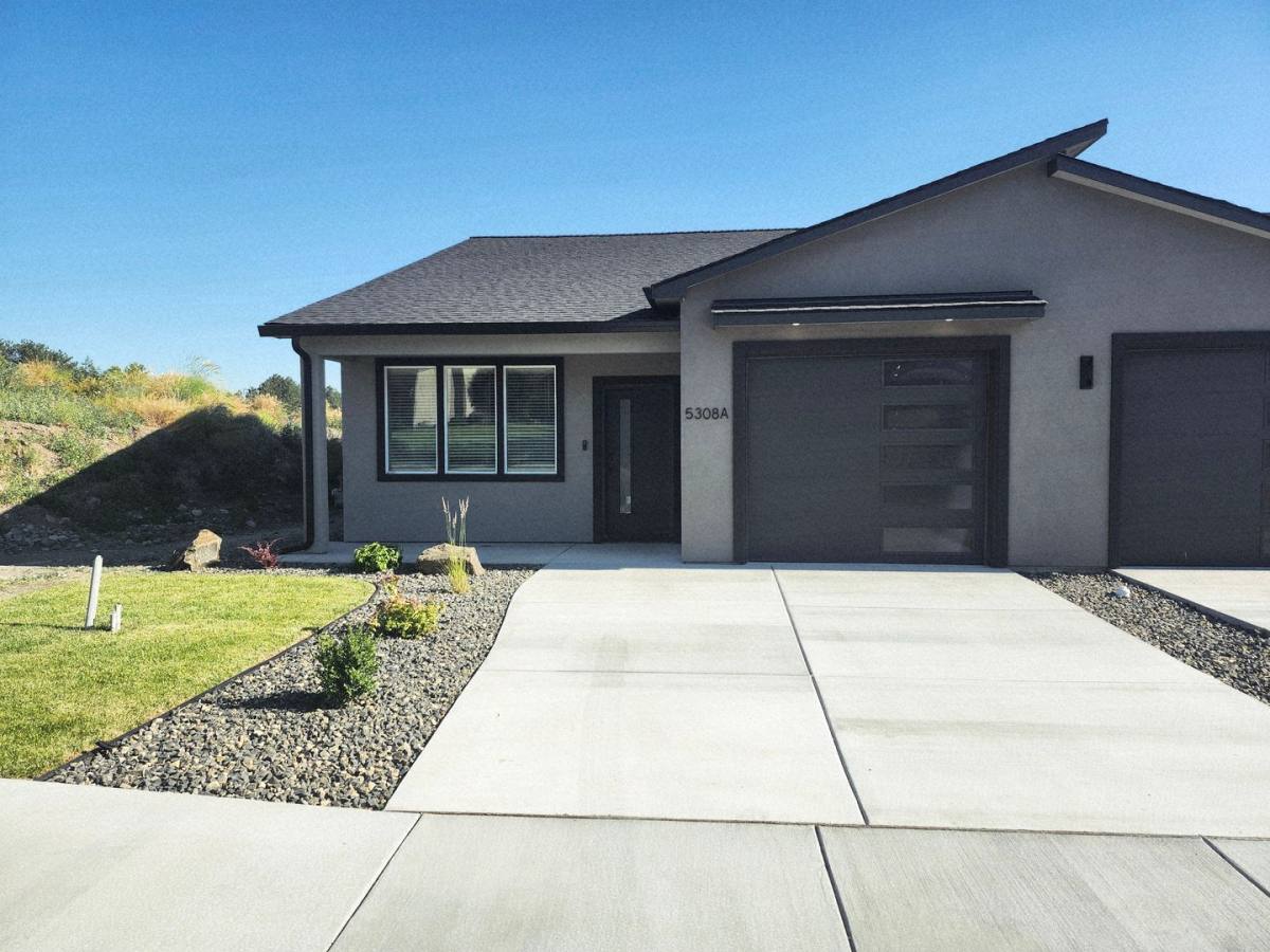 Townhouse for rent at 5308 W Wernett Rd, Pasco, WA 99301