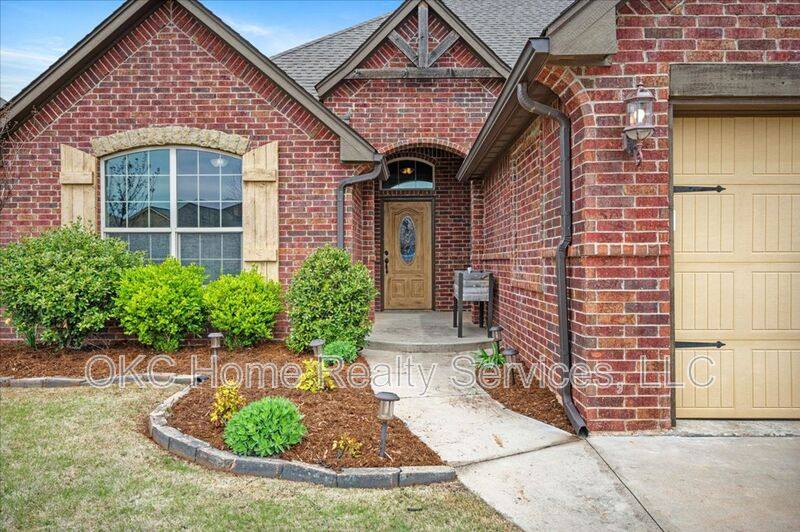 House for rent at 625 NE 23rd St, Oklahoma City, OK 73160