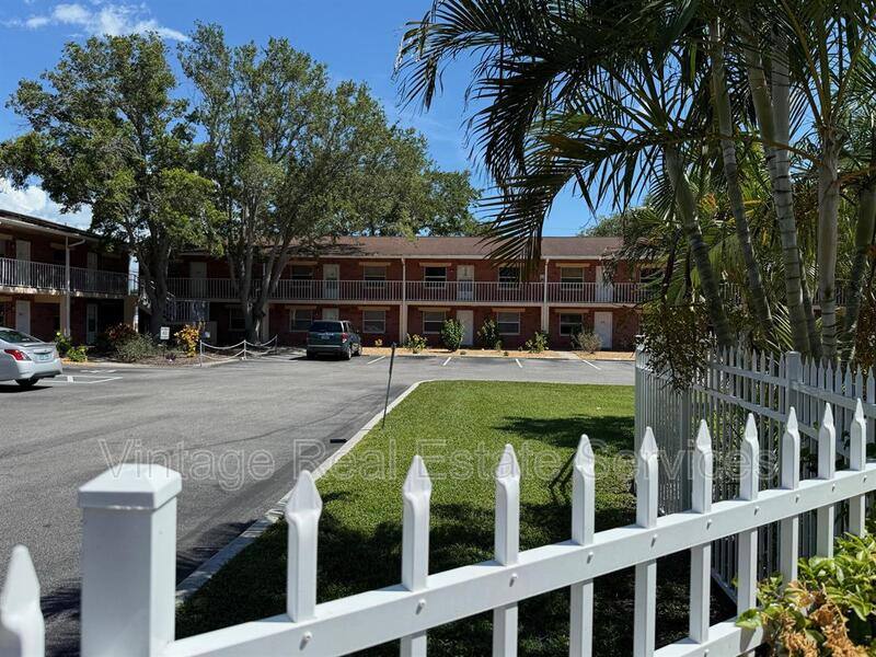 Apartment for rent at 3301 58th Ave S Bldg D #611, Saint Petersburg, FL 33712
