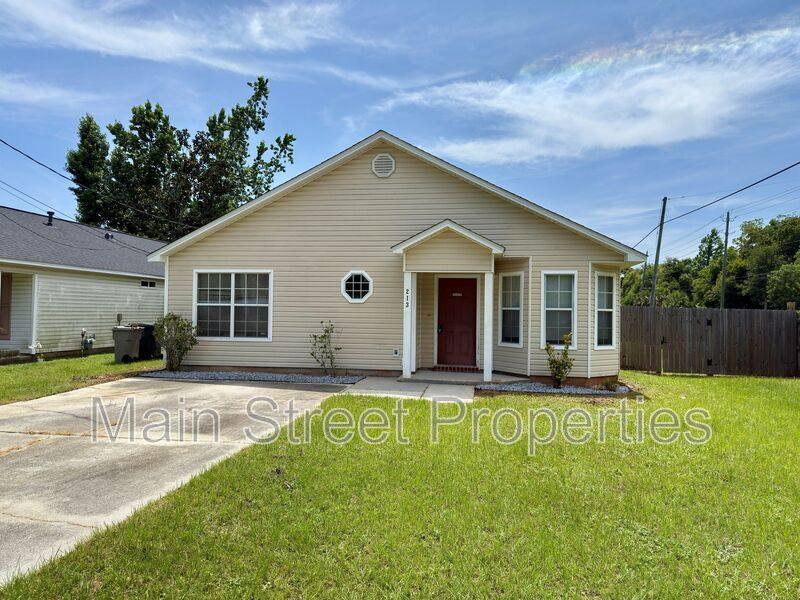 House for rent at 213 Valdosta Ave, Pensacola, FL 32507