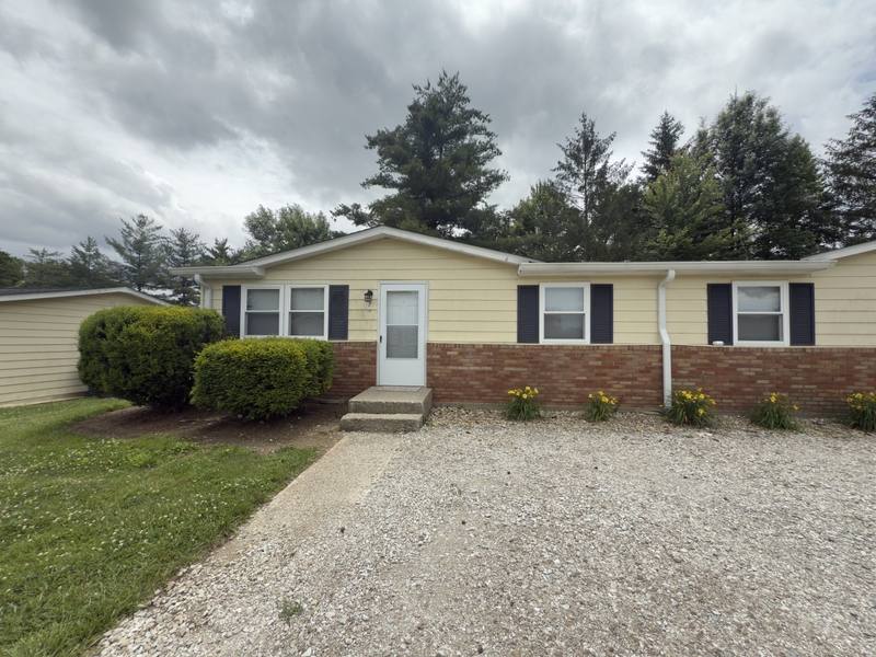 Apartment for rent at 432 Greensburg St, North Vernon, IN 47265