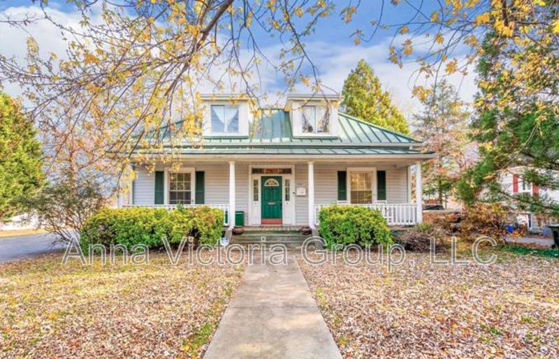 House for rent at 8807 49th Ave, College Park, MD 20740