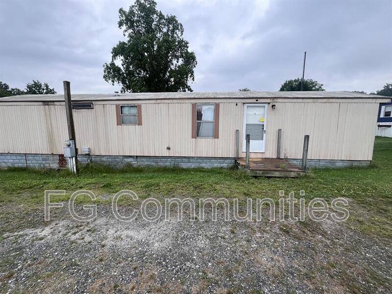 House for rent at 39 17th St SE Trailer 7, Hickory, NC 28602