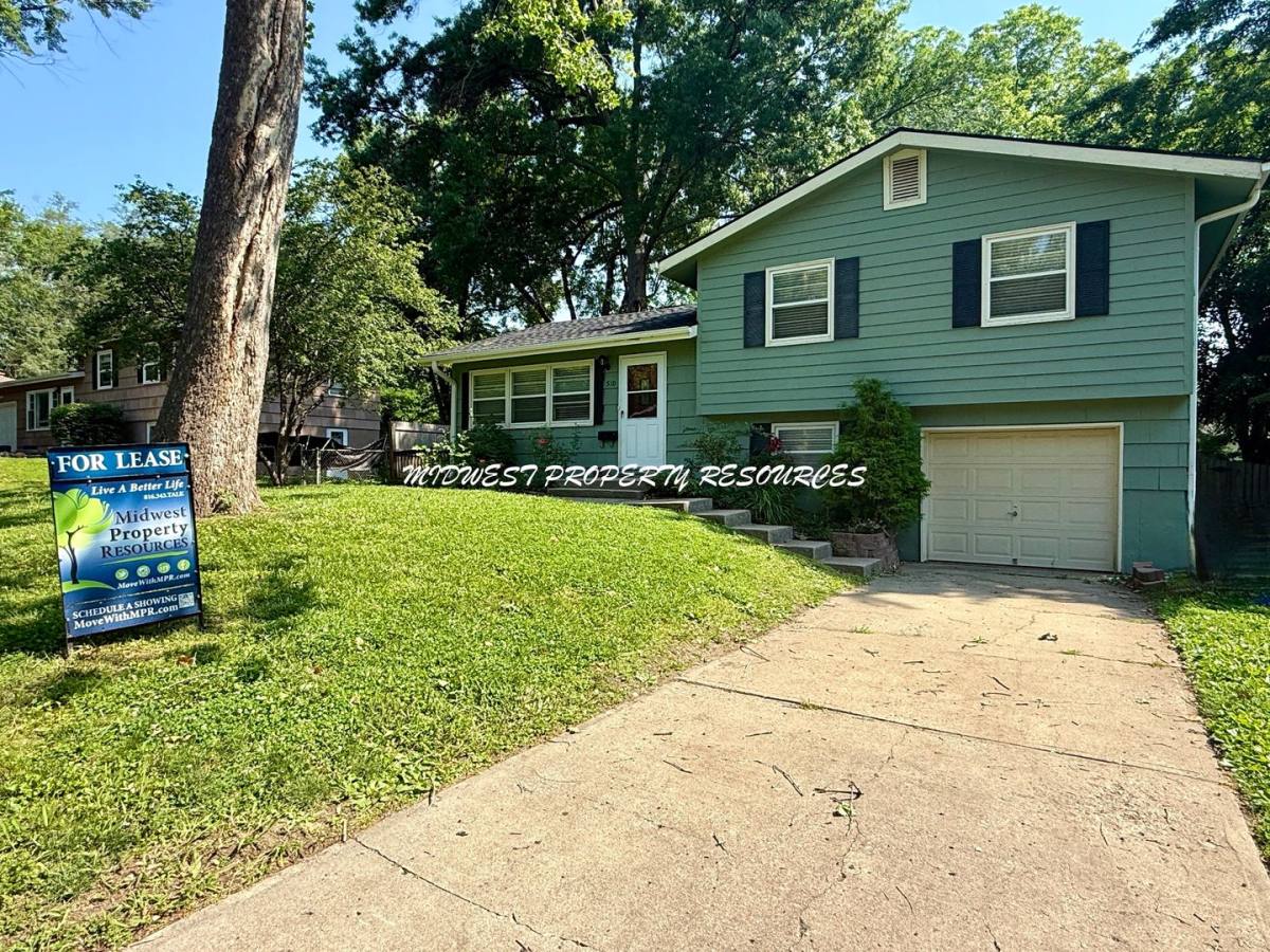 House for rent at 510 NW Ward Lane, Lees Summit, MO 64063