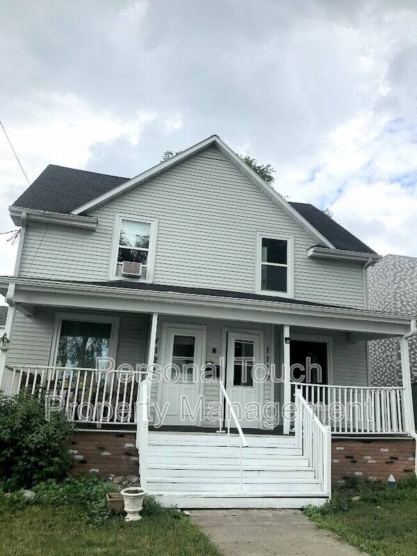 Townhouse for rent at 1119 3rd Ave N, Fargo, ND 58102