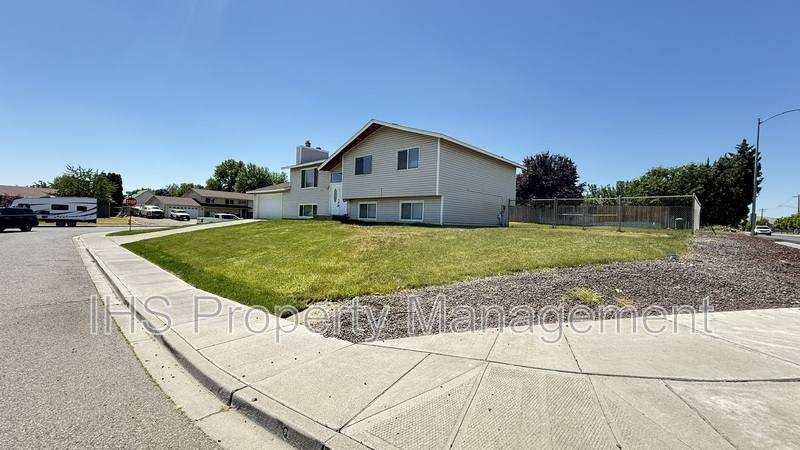 House for rent at 1603 Eagle St, West Richland, WA 99353