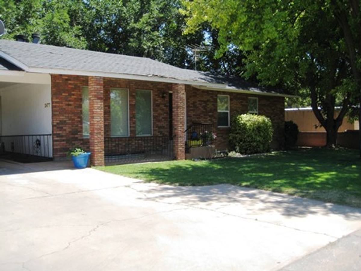 House for rent at 2477 Arrowhead Dr, Santa Clara, UT 84765