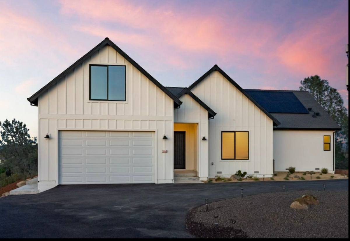 House for rent at 3350 Sugarloaf Mountain Rd, Loomis, CA 95650