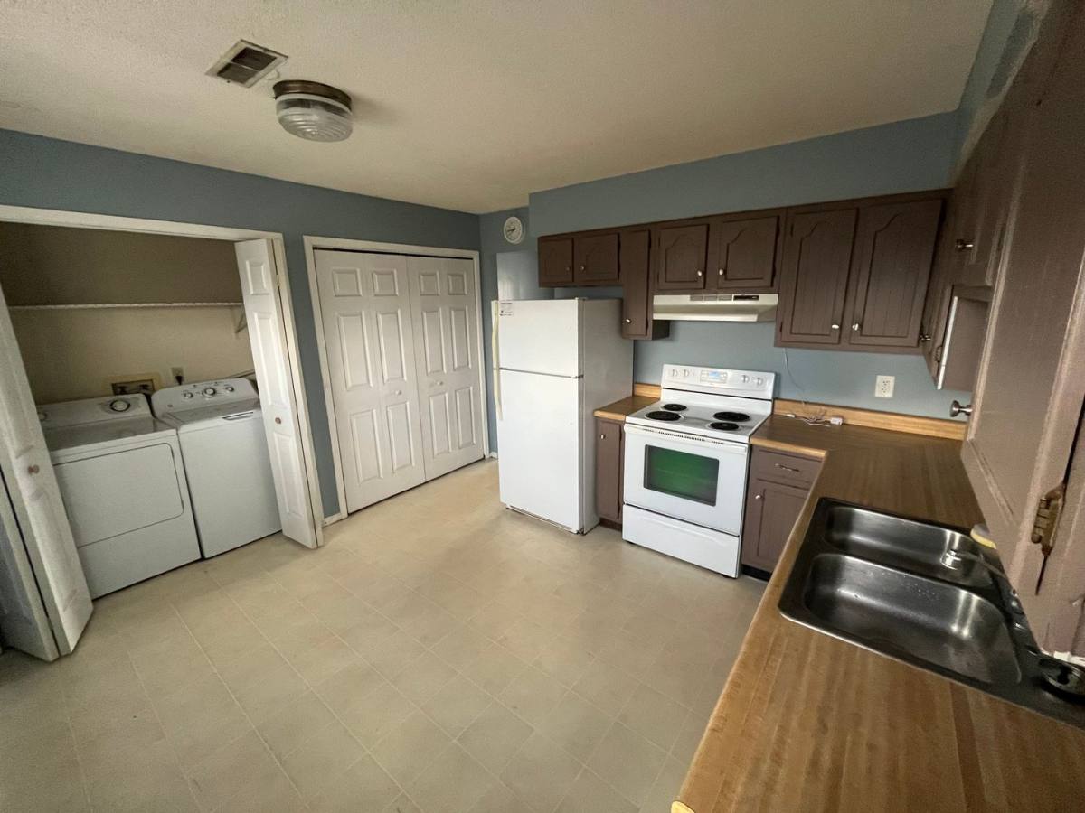 Apartment for rent at 26 28 30 32 Circle Dr, Chatham, IL 62629