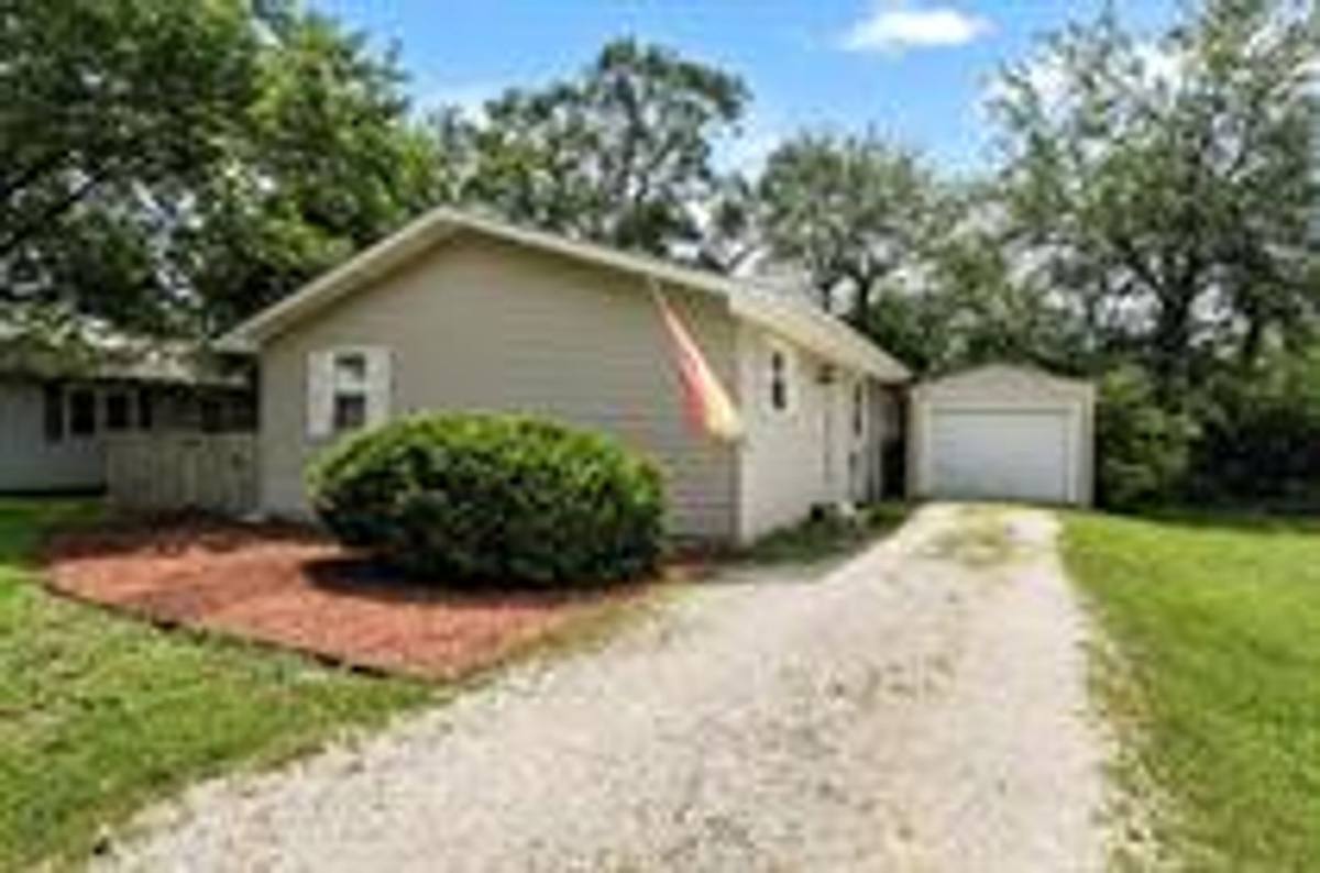 House for rent at 307 Thompson St, Urbana, IL 61801