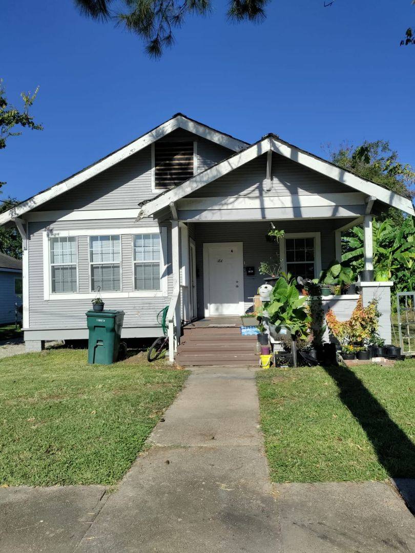 Apartment for rent at 1545 Ave B - A Dw, Beaumont, TX 77701