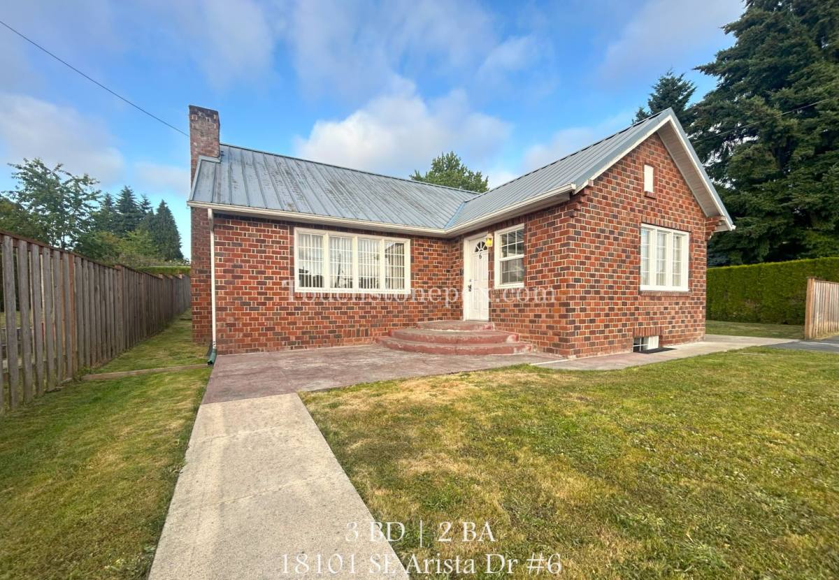 Townhouse for rent at 18101 SE Arista Dr, Portland, OR 97267