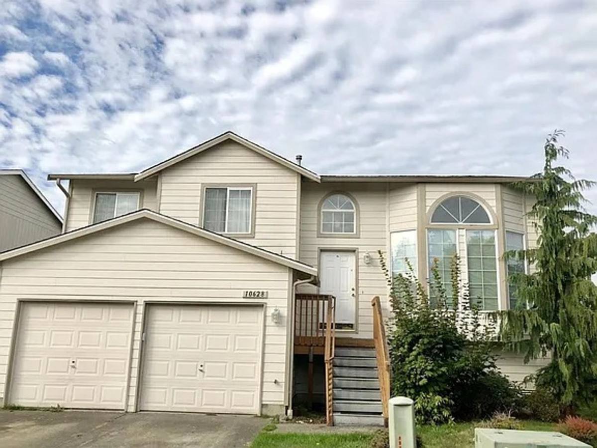 House for rent at 10628 57th Dr NE, Marysville, WA 98270