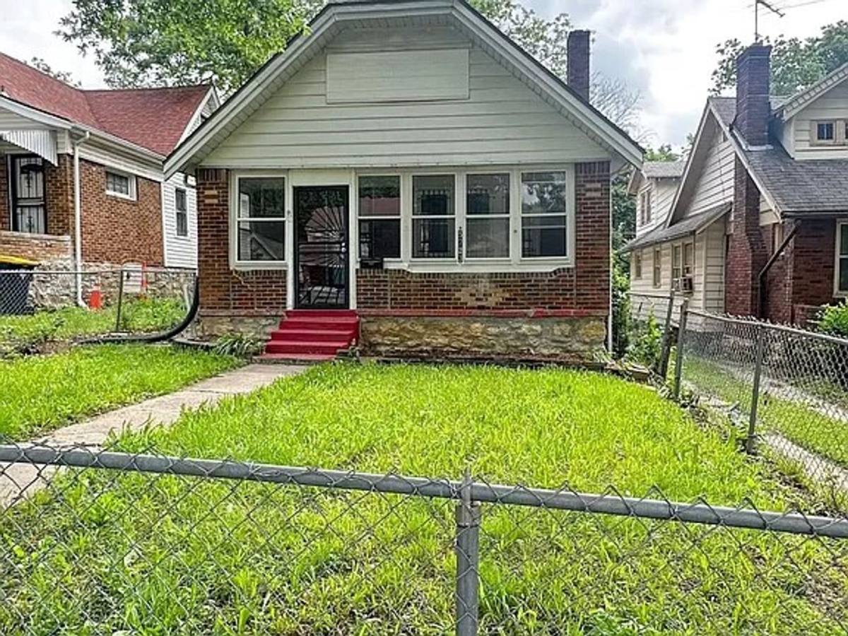 House for rent at 5723 Olive St, Kansas City, MO 64130