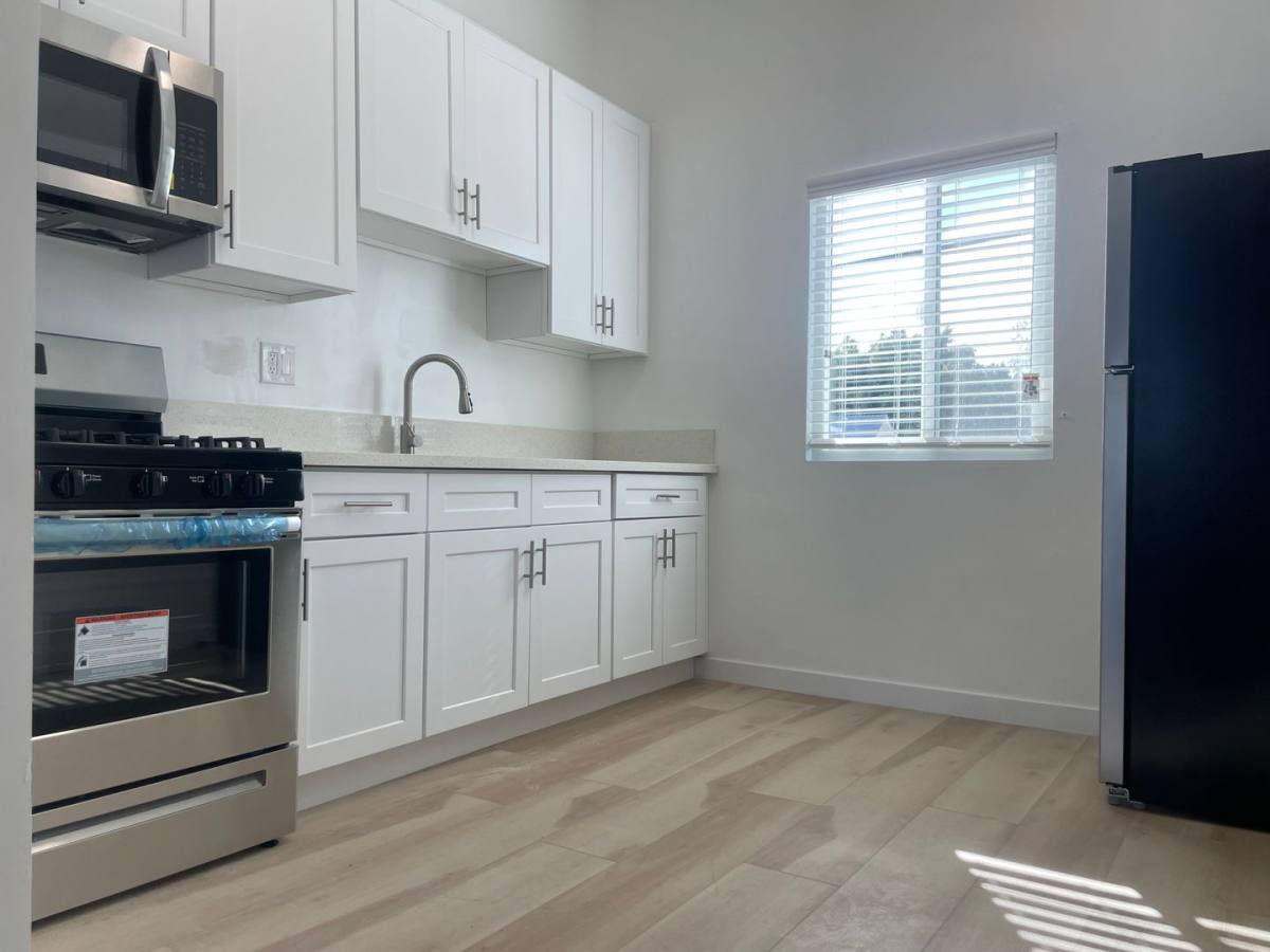 Apartment for rent at 2619 - 2631 Brighton Ave, Los Angeles, CA 90018