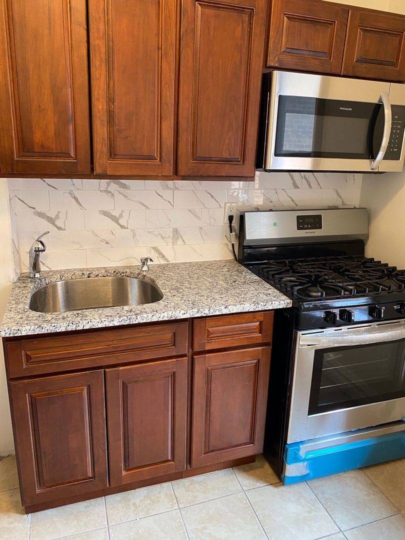 Apartment for rent at 321 Fairmount Ave, Jersey City, NJ 07306