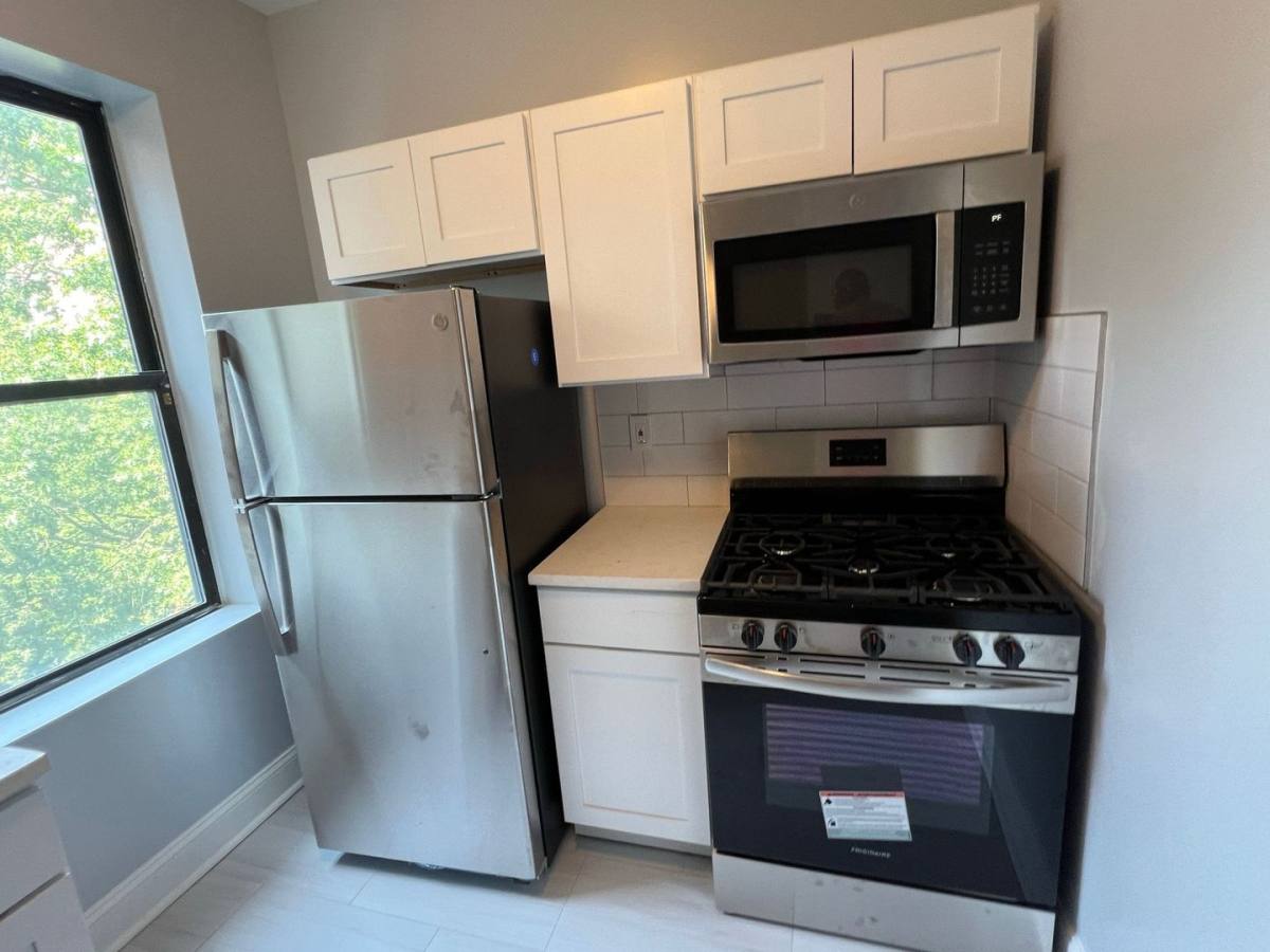 Apartment for rent at 343 Fairmount Ave, Jersey City, NJ 07306