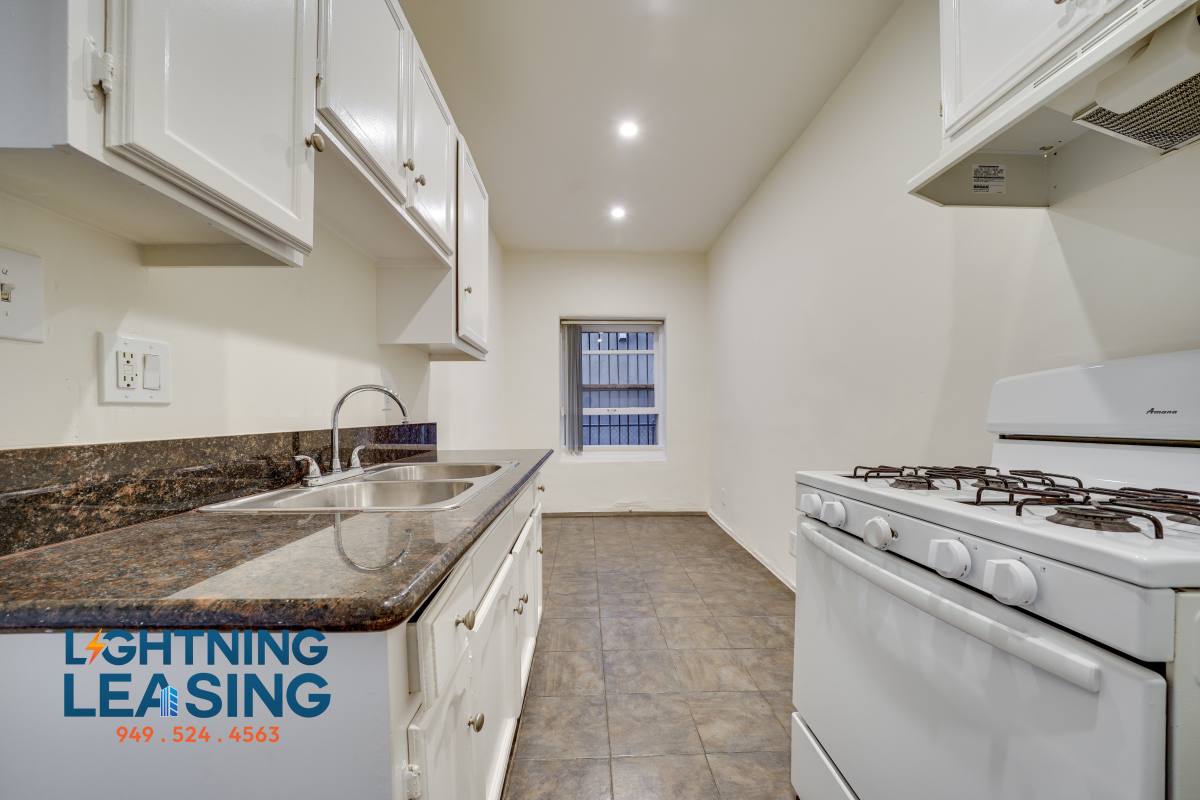 Apartment for rent at 1521 S Wilton #104D, Los Angeles, CA 90004