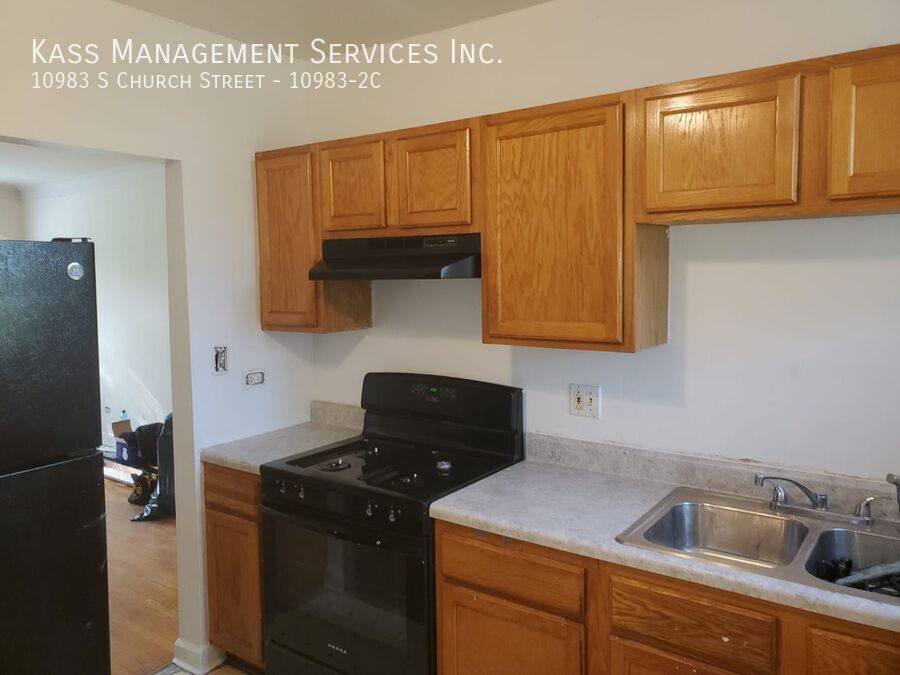 Apartment for rent at 10983 S Church St #2C, Chicago, IL 60643