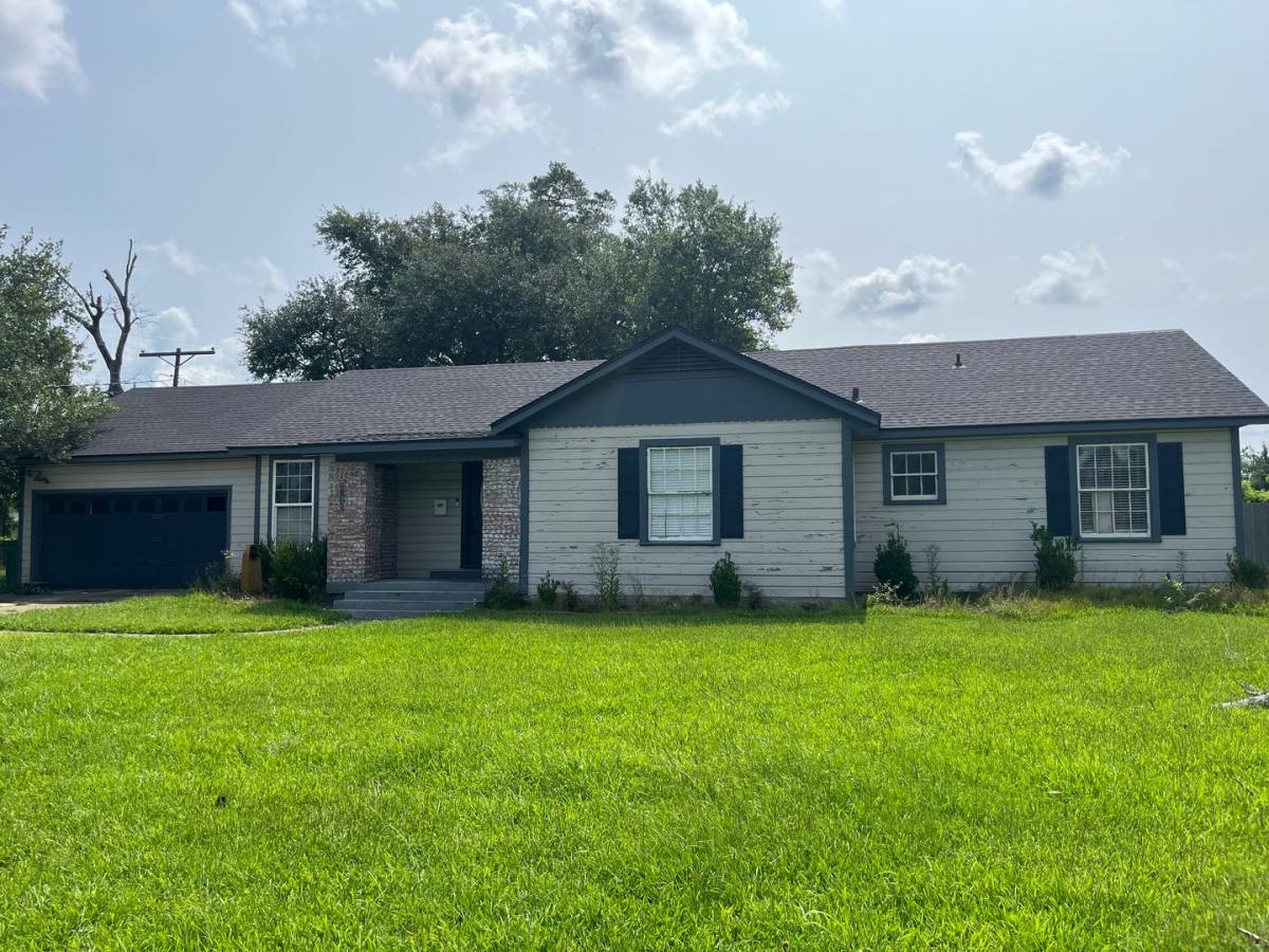 House for rent at 1804 20th St, Orange, TX 77630