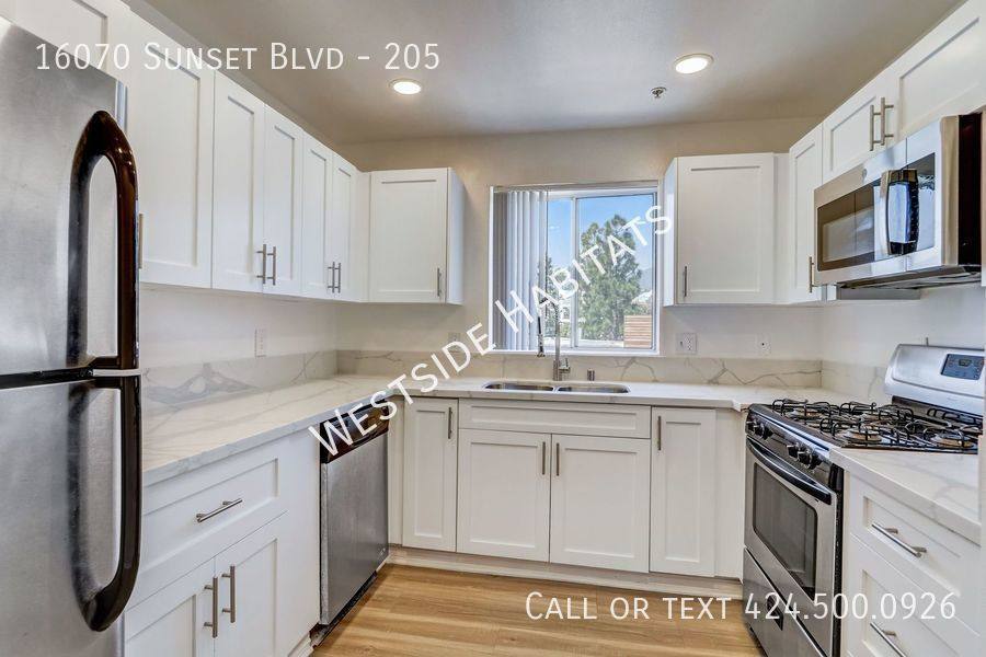 Apartment for rent at 16070 Sunset Blvd #205, Pacific Palisades, CA 90272