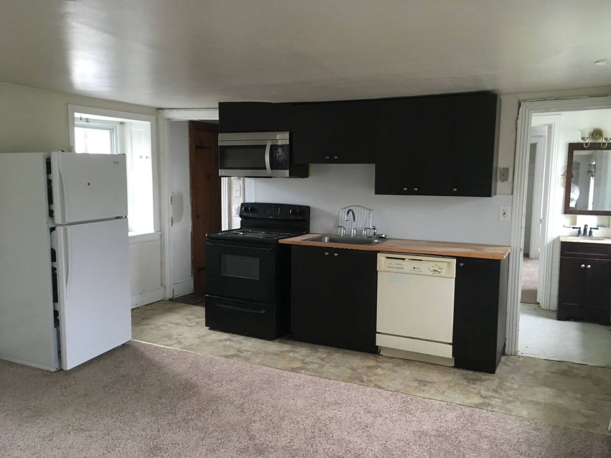 Apartment for rent at 12 E Germantown Pike, Plymouth Meeting, PA 19462