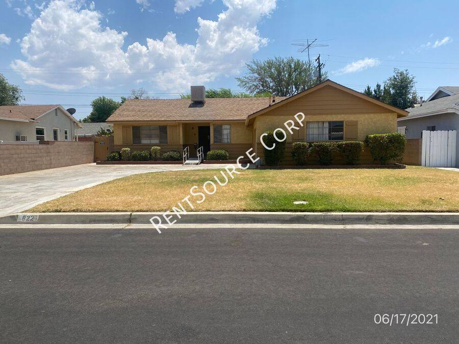 House for rent at 822 W Ave #J9, Lancaster, CA 93534
