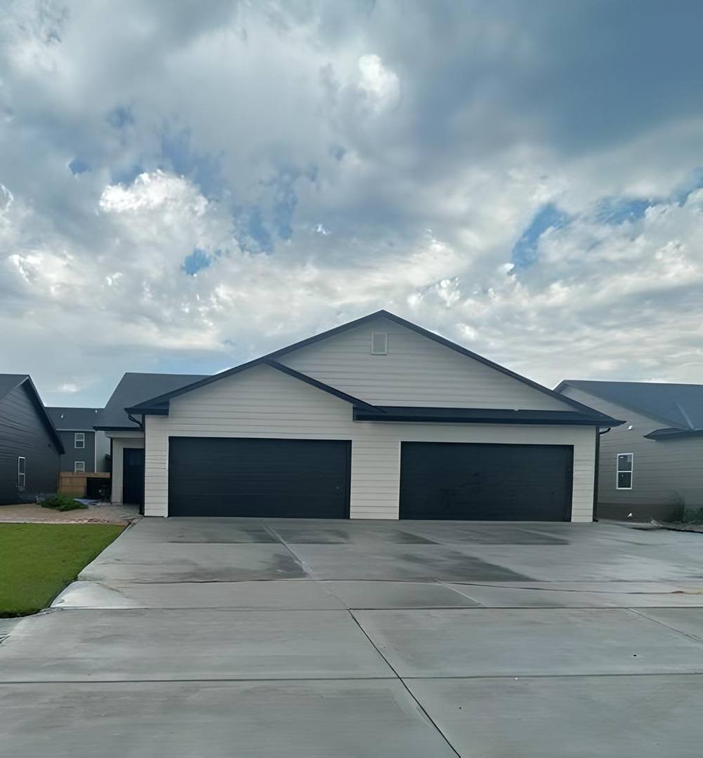 Apartment for rent at 9208 10 E Wassall, Wichita, KS 67210