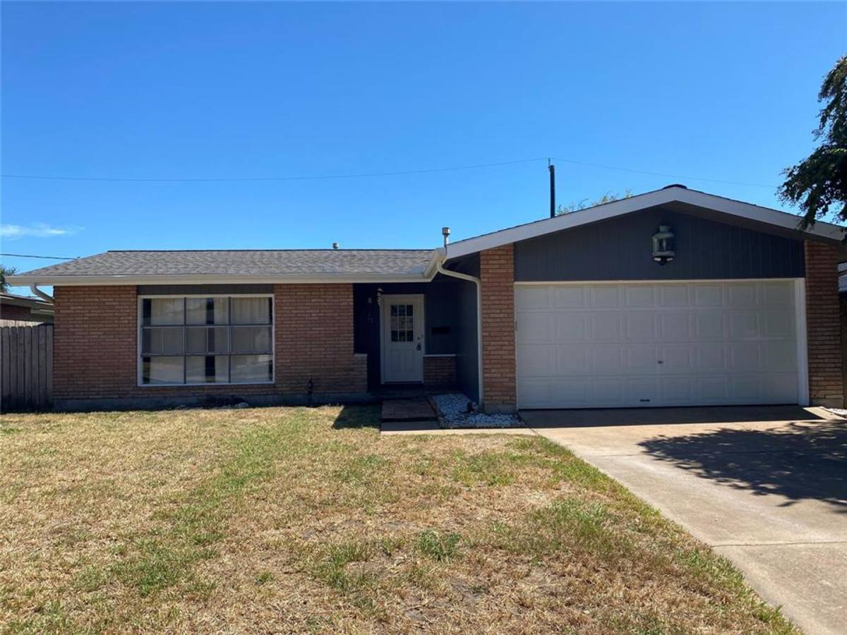 House for rent at 121 Tuna St, Galveston, TX 77550