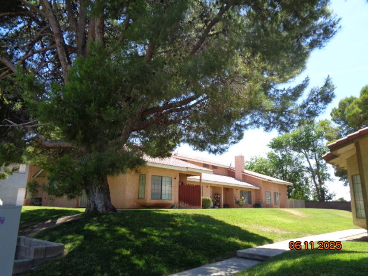 Apartment for rent at 43611 8th St E, Lancaster, CA 93535