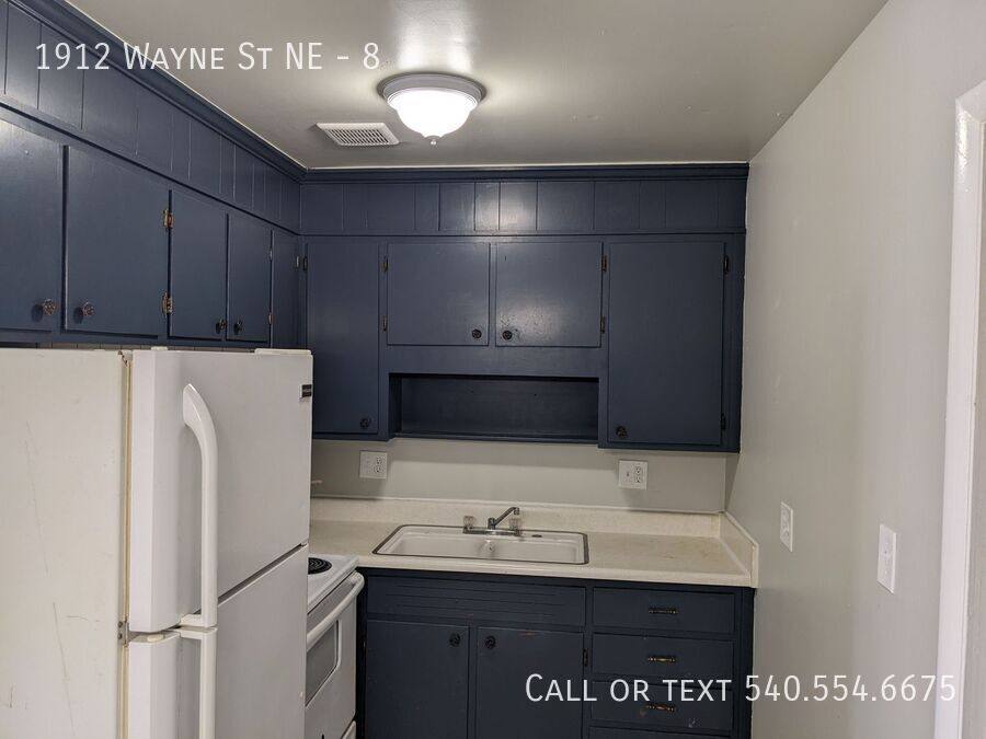 Apartment for rent at 1912 Wayne St NE #8, Roanoke, VA 24012