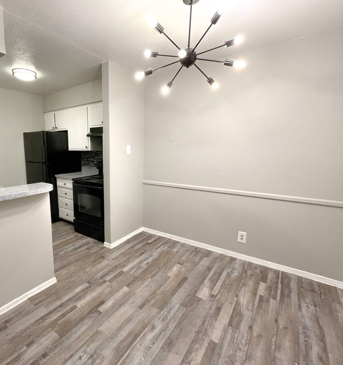 Apartment for rent at 2717 W Jefferson Blvd, Dallas, TX 75211
